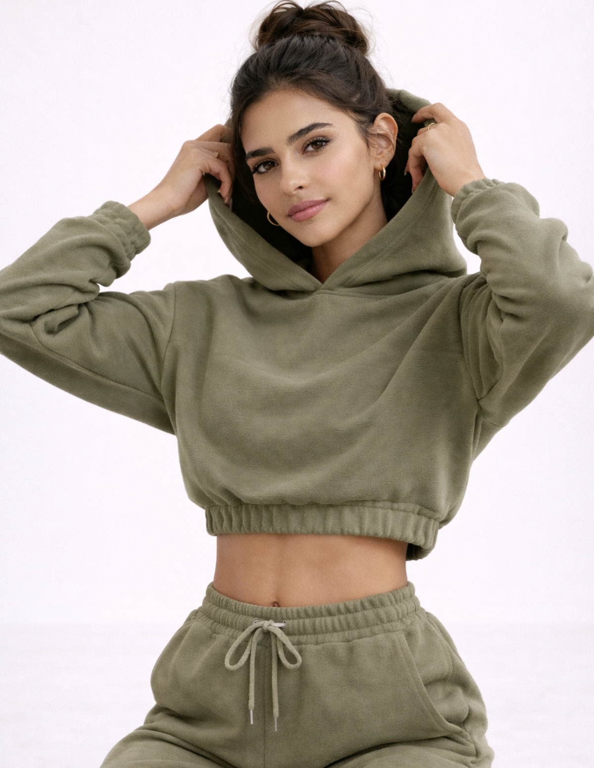 EBONY cropped hoodie PDF sewing pattern for women by Clic Pattern, available in sizes EU 30 to 58 with printable sewing instructions.